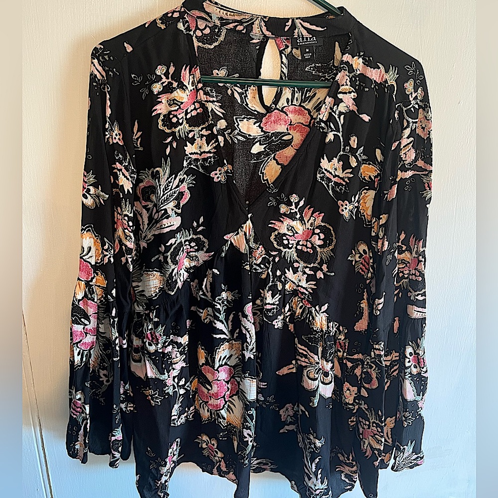ana Women’s Dressy Top